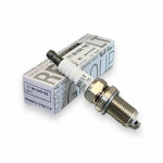 Свечи зажигания RENAULT 77 00 500 155 Renault Logan Sandero Lada Largus 16 кл. (4 шт)